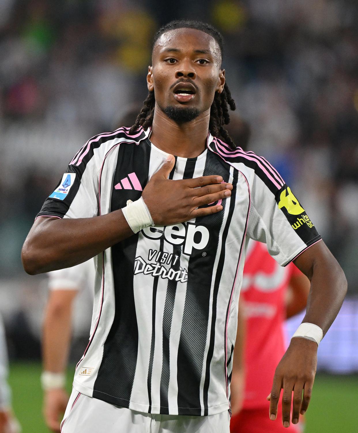 九游官方网站_包含AC米兰意甲击败尤文图斯吉鲁头球破门的词条